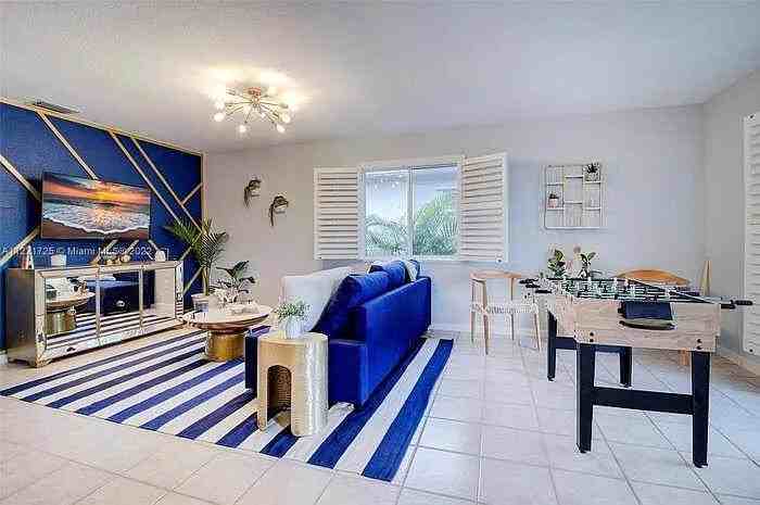 917 Orange Isle - Photo 2 of 4
