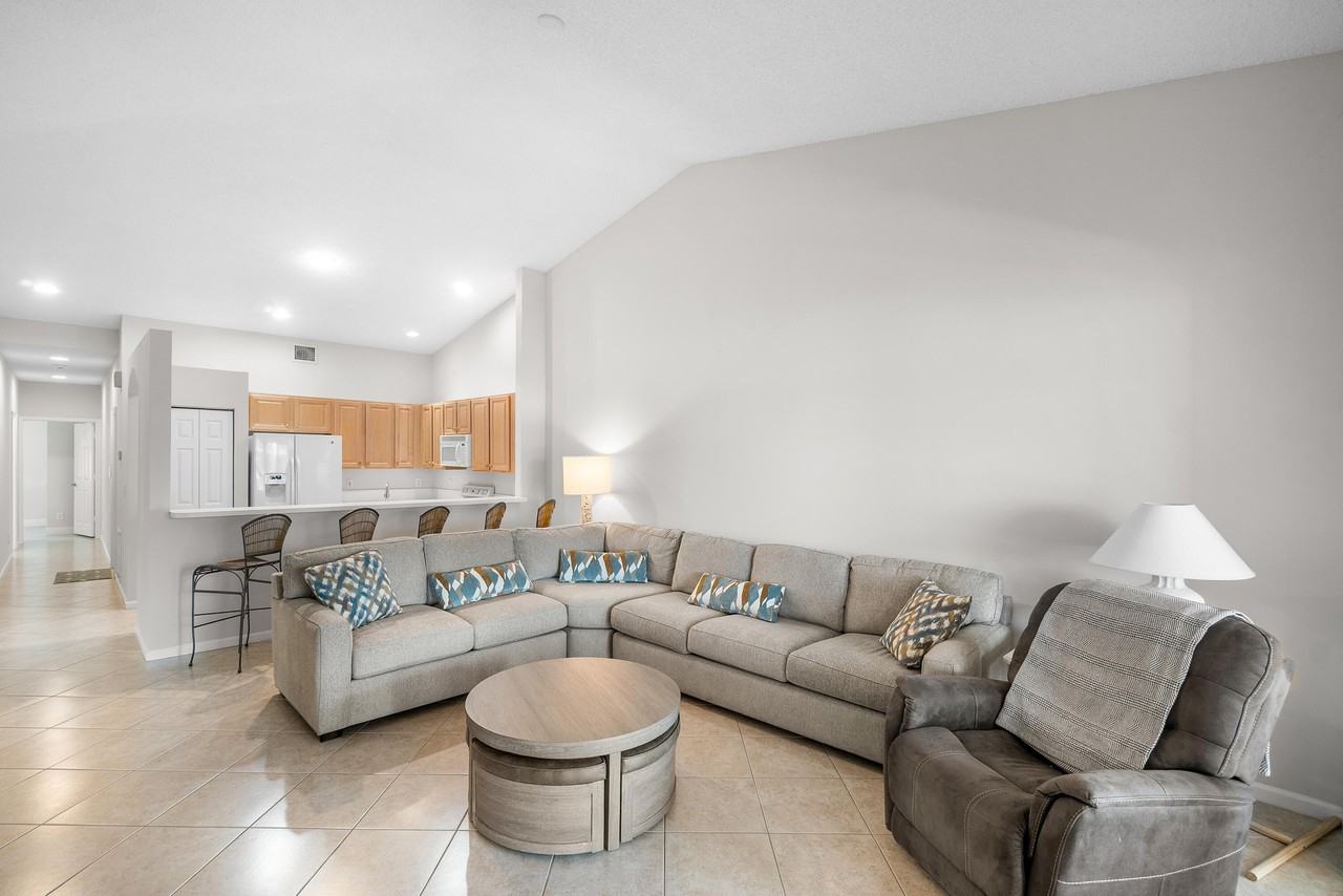 2473 S Coral Trace Cir - Photo 4 of 23
