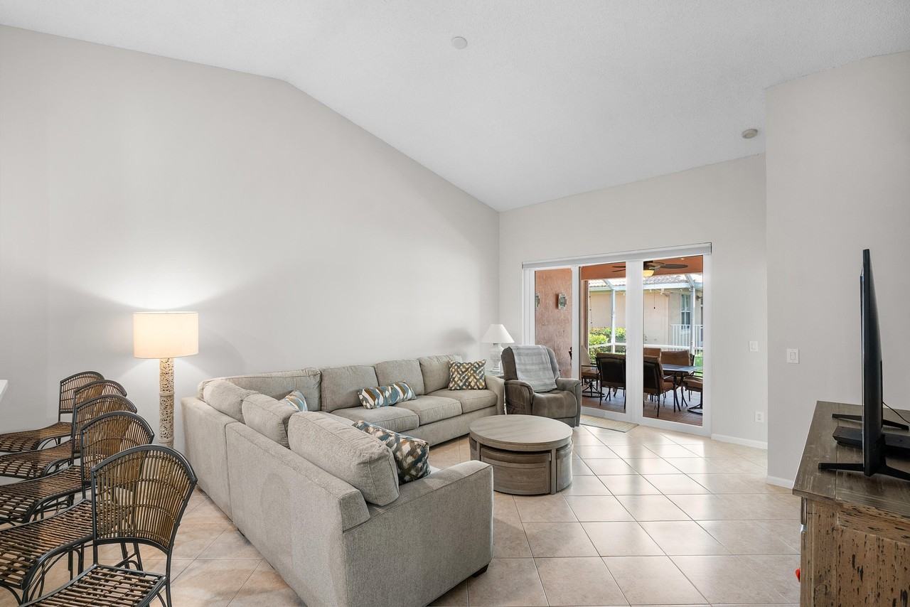 2473 S Coral Trace Cir - Photo 5 of 23