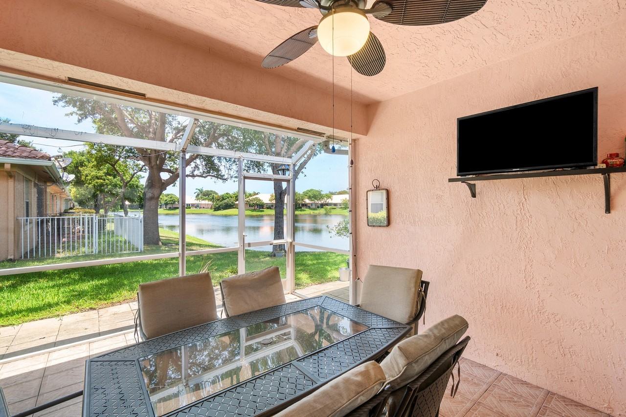 2473 S Coral Trace Cir - Photo 2 of 23