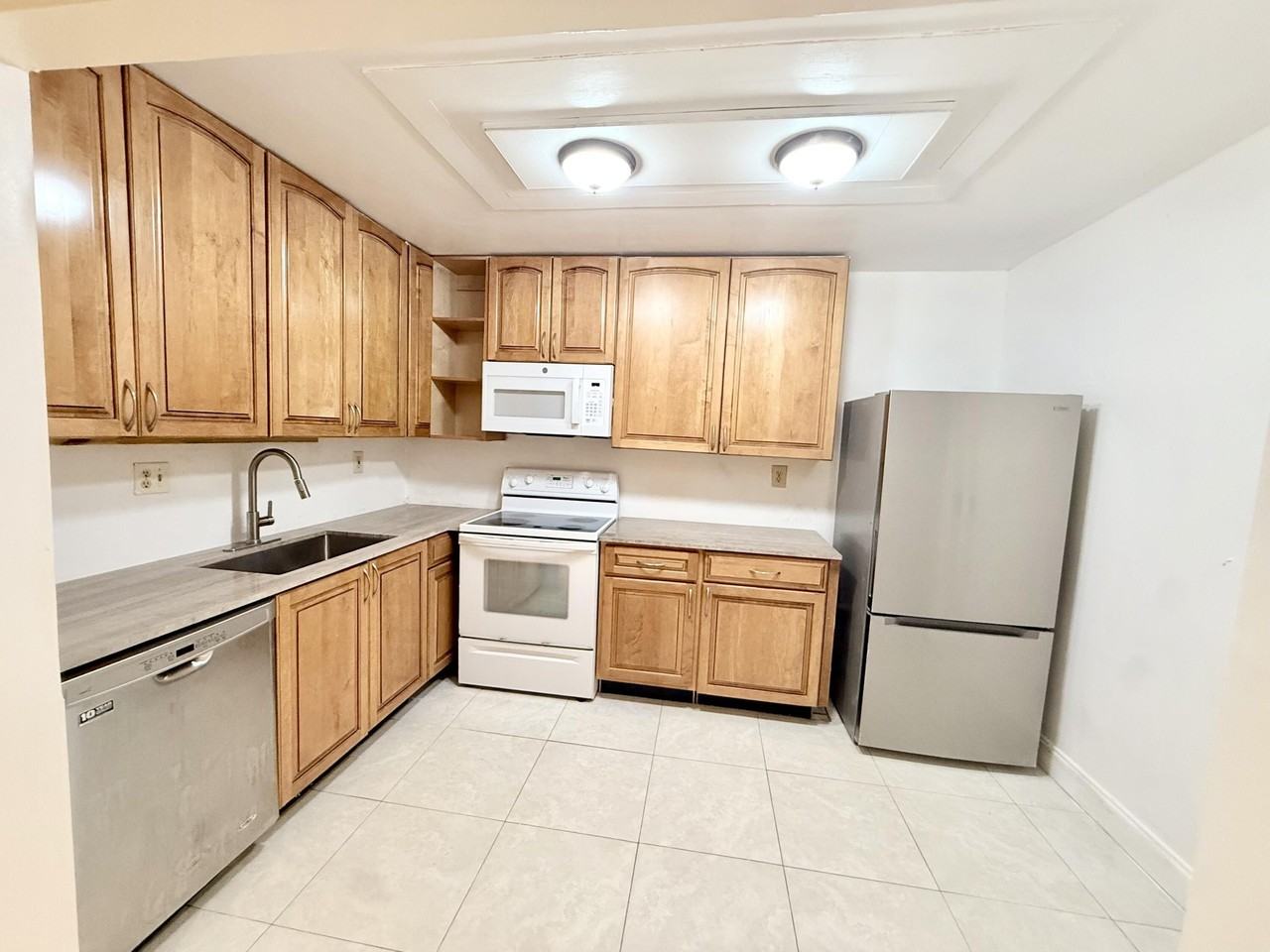 4115 Nw 88th Ave #203 - Photo 4 of 15