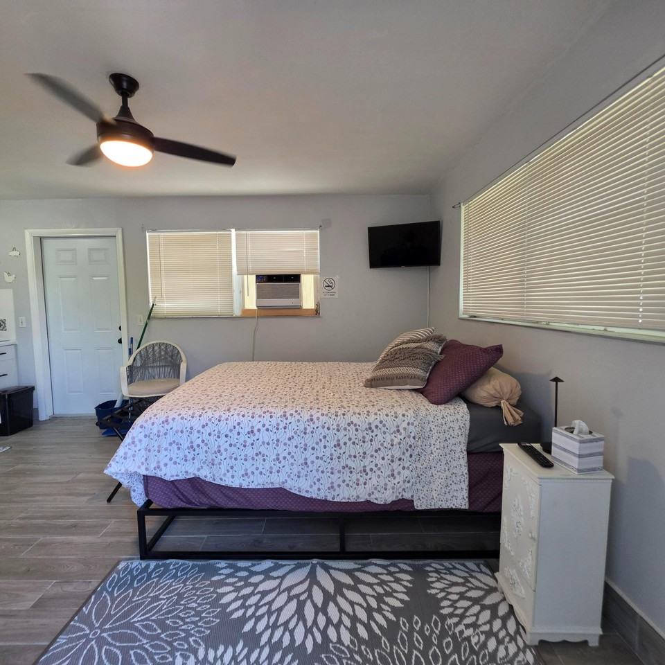 141 Se 2nd Ave - Photo 3 of 5