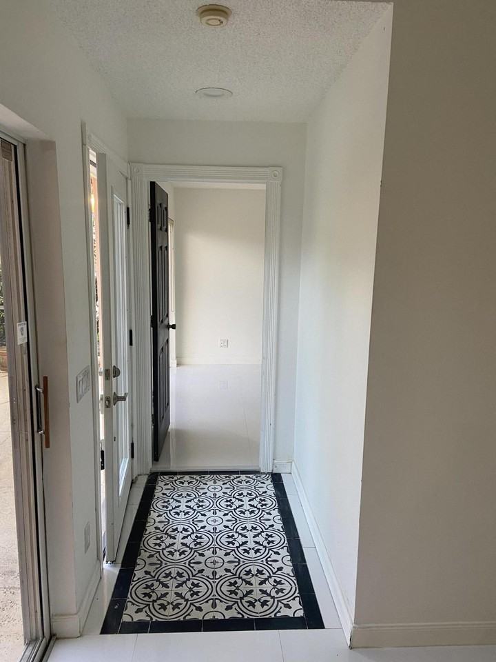 2102 Appleton Ct - Photo 6 of 14