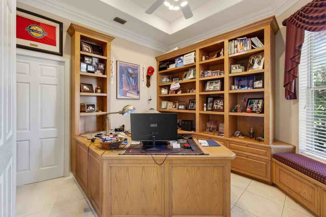 1048 Diamond Head Way - Photo 6 of 36