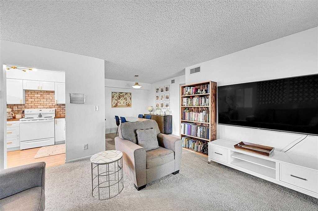 117 Gardens Dr #204 - Photo 3 of 32
