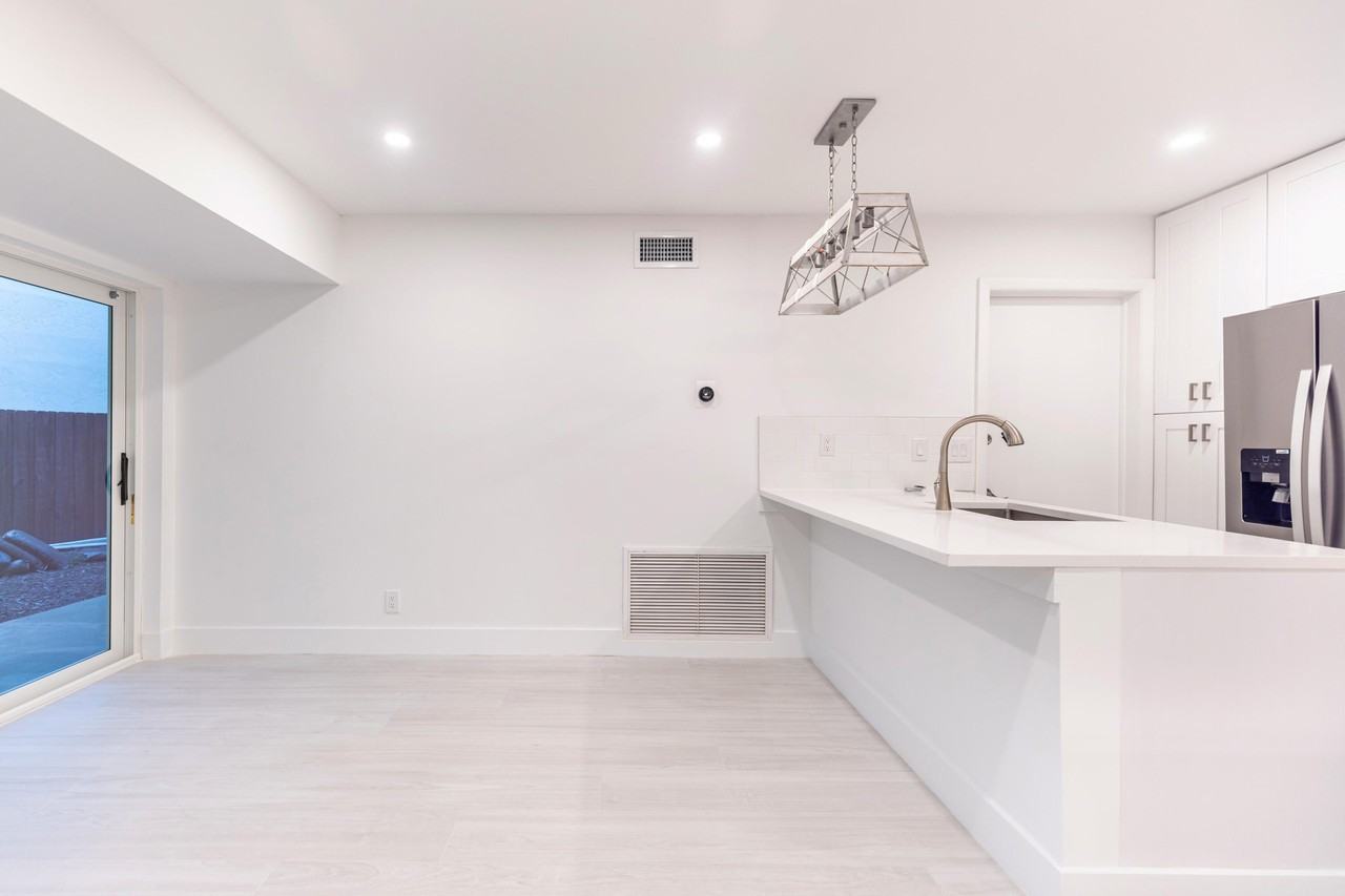 7860 Stanway Pl W - Photo 6 of 32