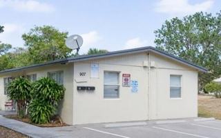 featured image of 907 5th St #1
