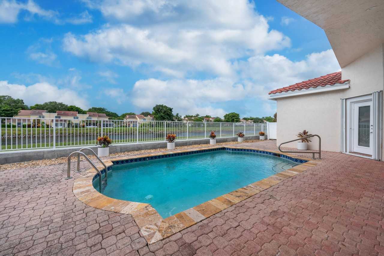 23390 Torre Cir - Photo 5 of 35