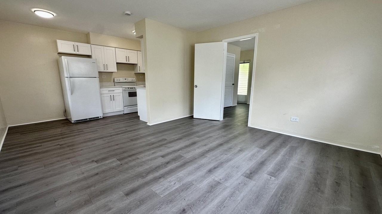 417 Se 12th Ct #8 - Photo 2 of 8