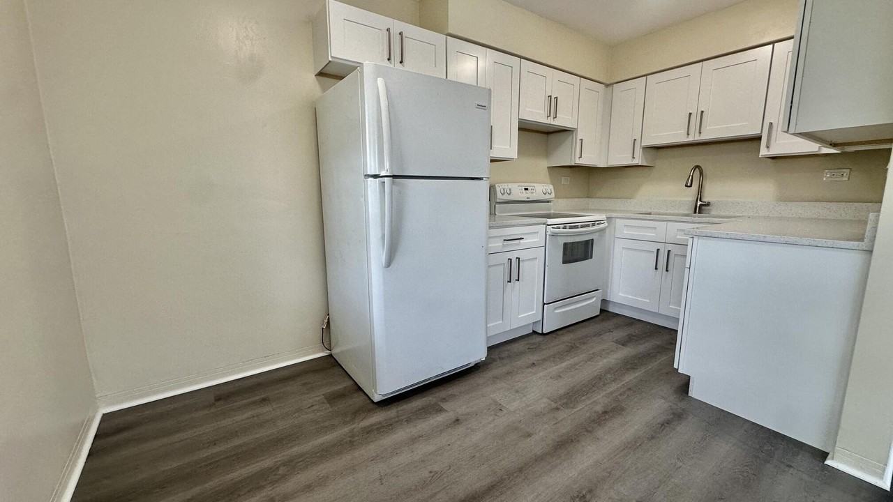 417 Se 12th Ct #8 - Photo 4 of 8