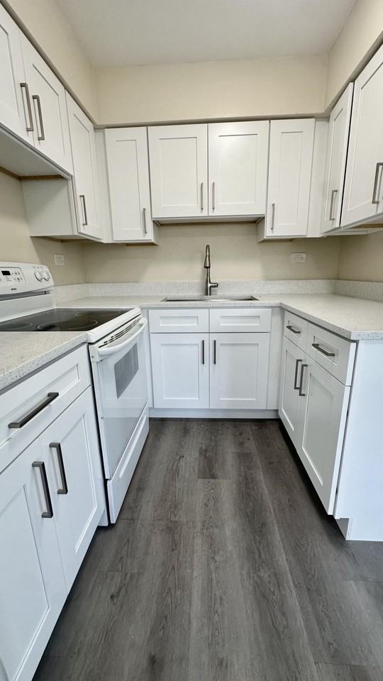 417 Se 12th Ct #8 - Photo 5 of 8