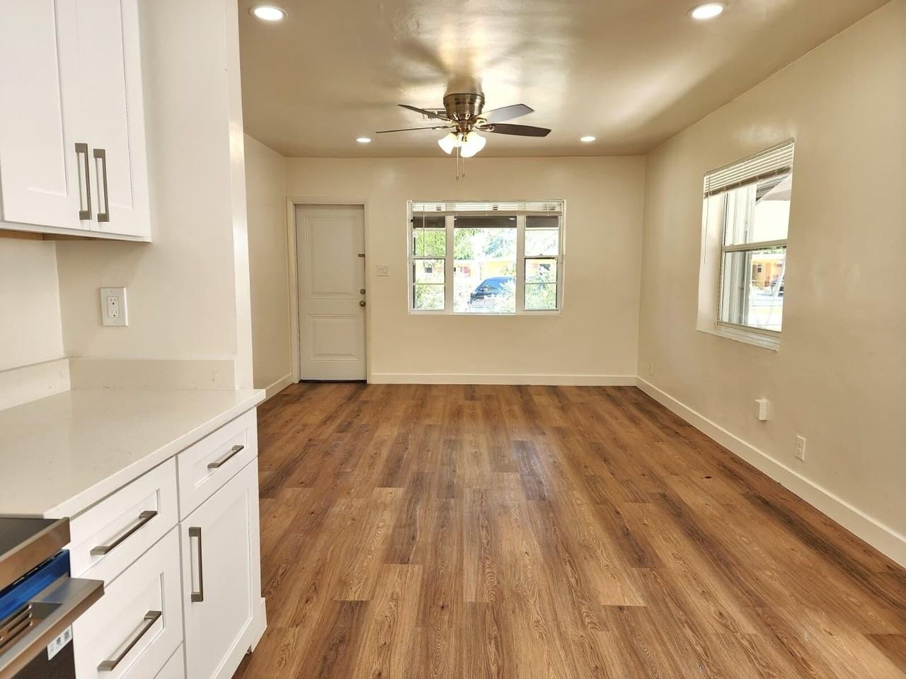 617 Ne 8th Ave - Photo 4 of 45