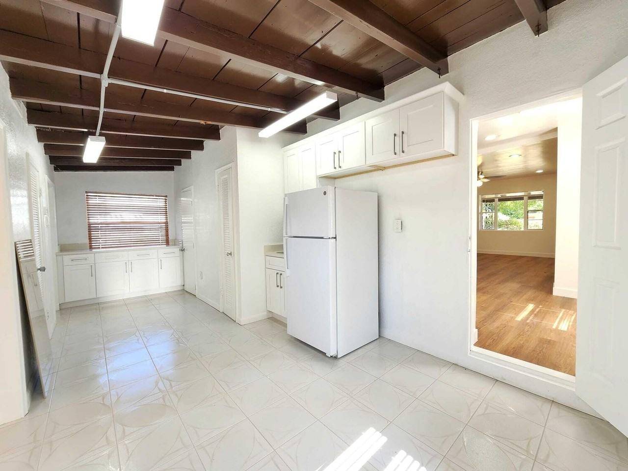 617 Ne 8th Ave - Photo 6 of 45