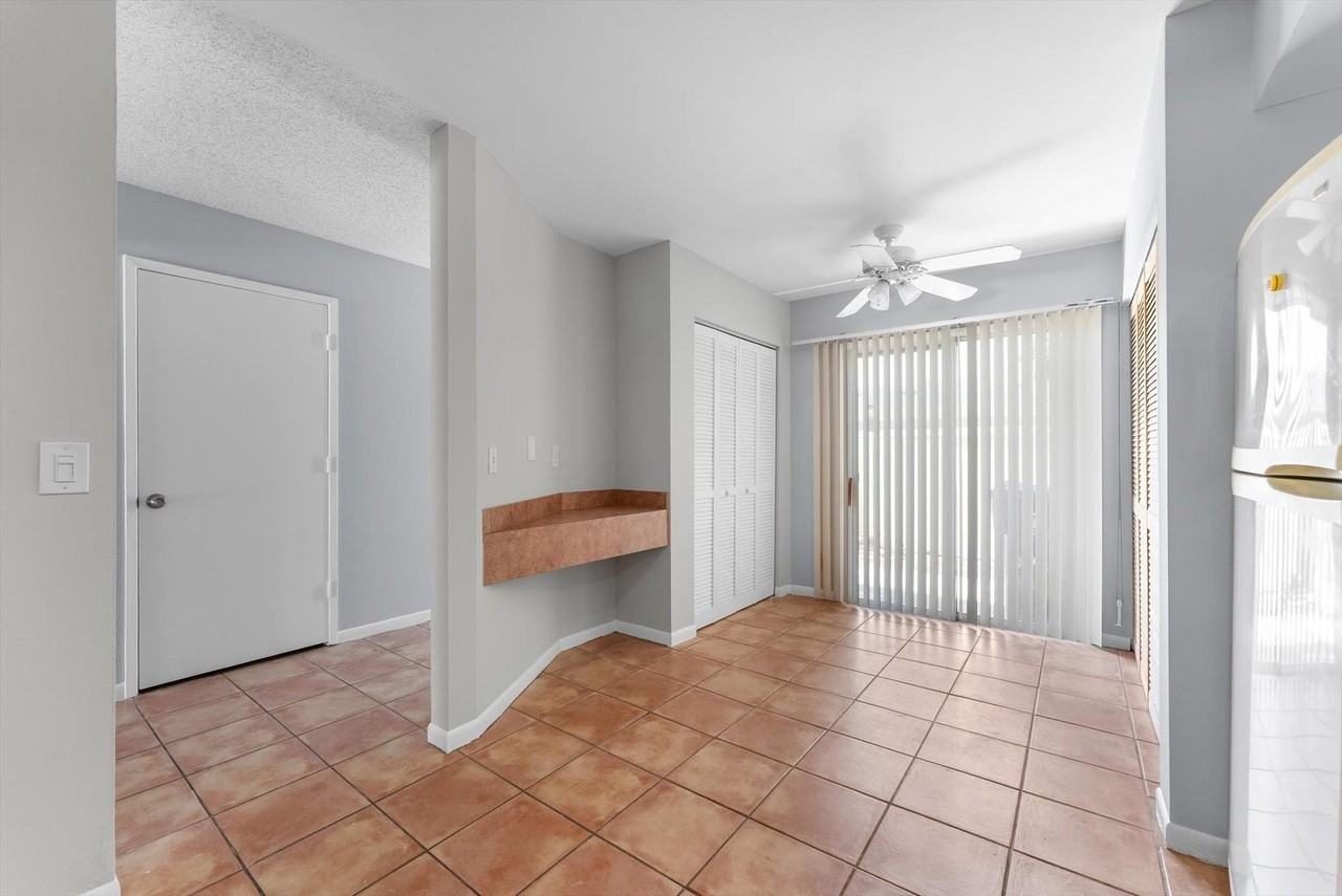 6175 Riverwalk Ln #4 - Photo 6 of 46