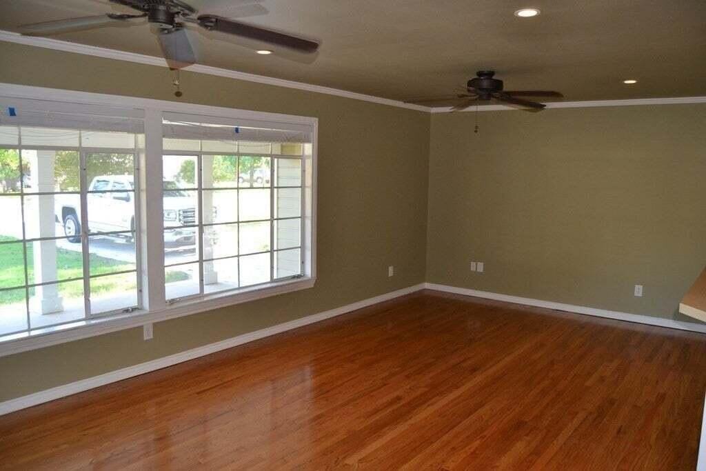 2628 Colorado Ave - Photo 3 of 8