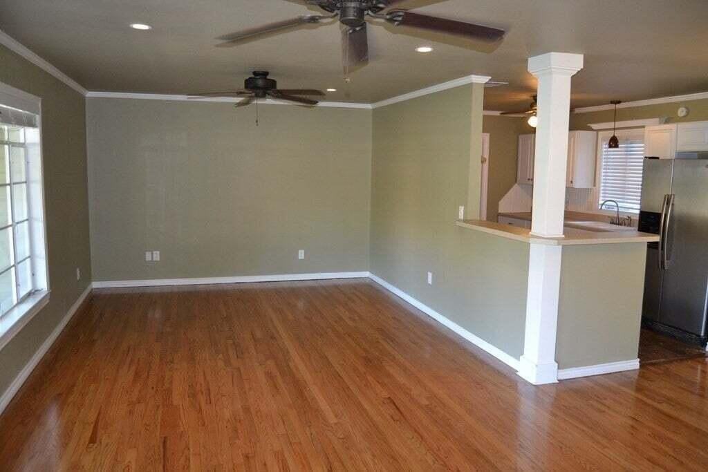 2628 Colorado Ave - Photo 4 of 8