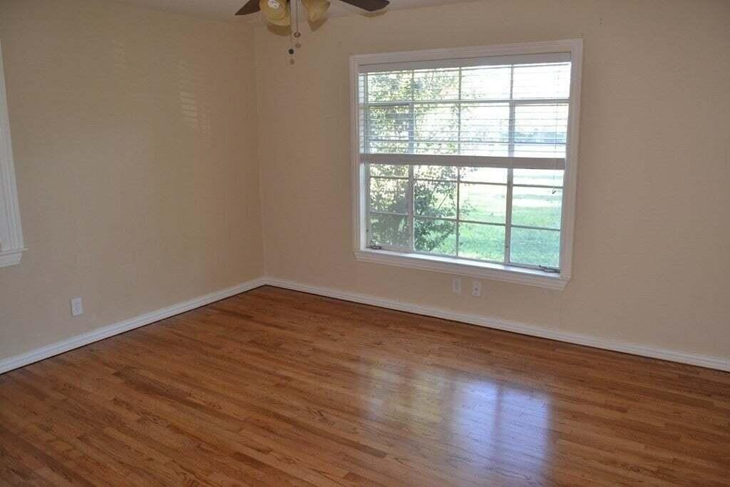 2628 Colorado Ave - Photo 7 of 8