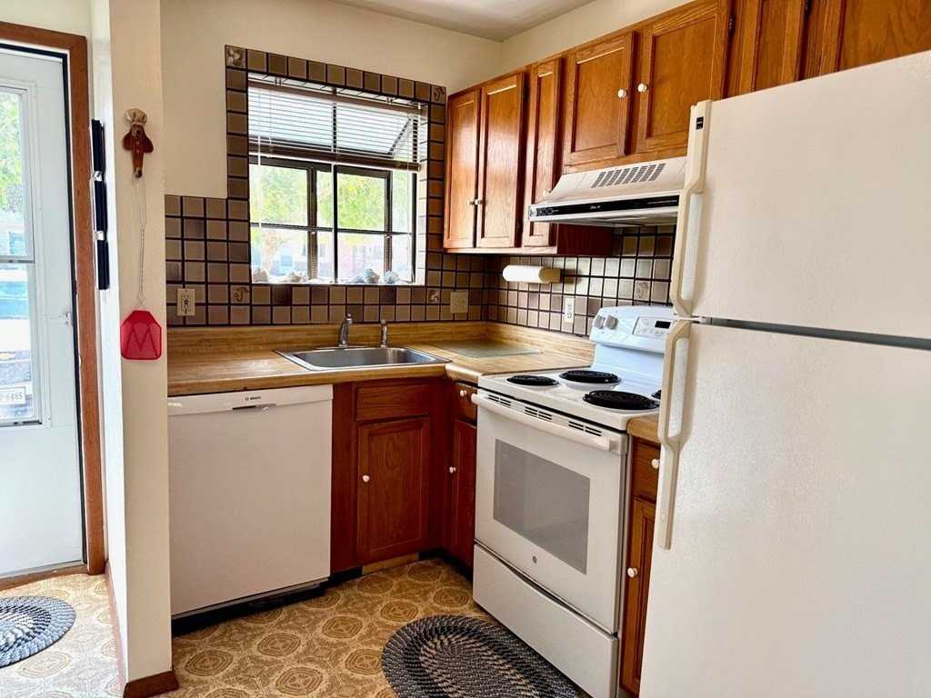 7227 Oak Ridge Pl - Photo 6 of 10