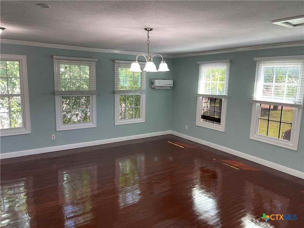158 N Chestnut Ave - Photo 5 of 8