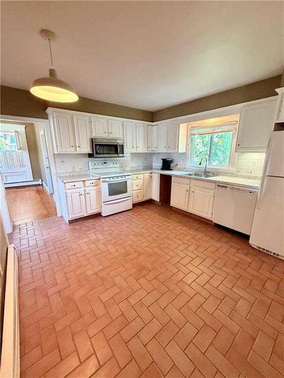 1561 Cranston St #1 - Photo 4 of 20