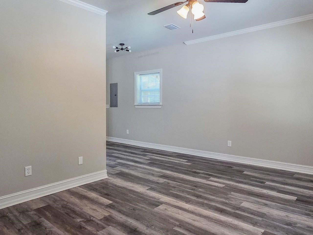 3397 Jim Lee Rd - Photo 4 of 35