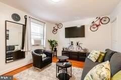 1103 16th St Ne #B - Photo 3 of 16