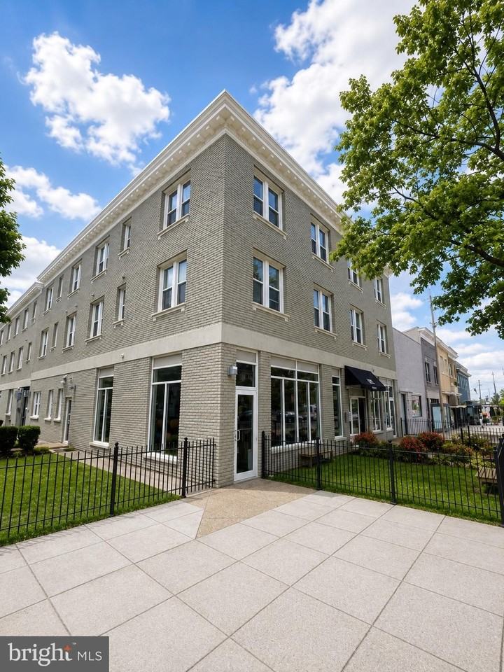 1352 Longfellow St Nw #206 - Photo 2 of 23