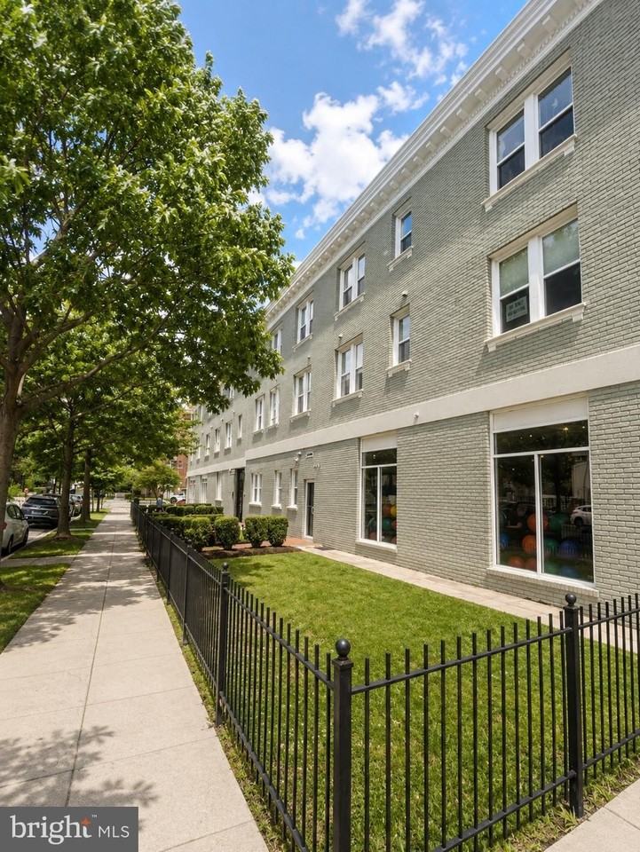 1352 Longfellow St Nw #206 - Photo 3 of 23