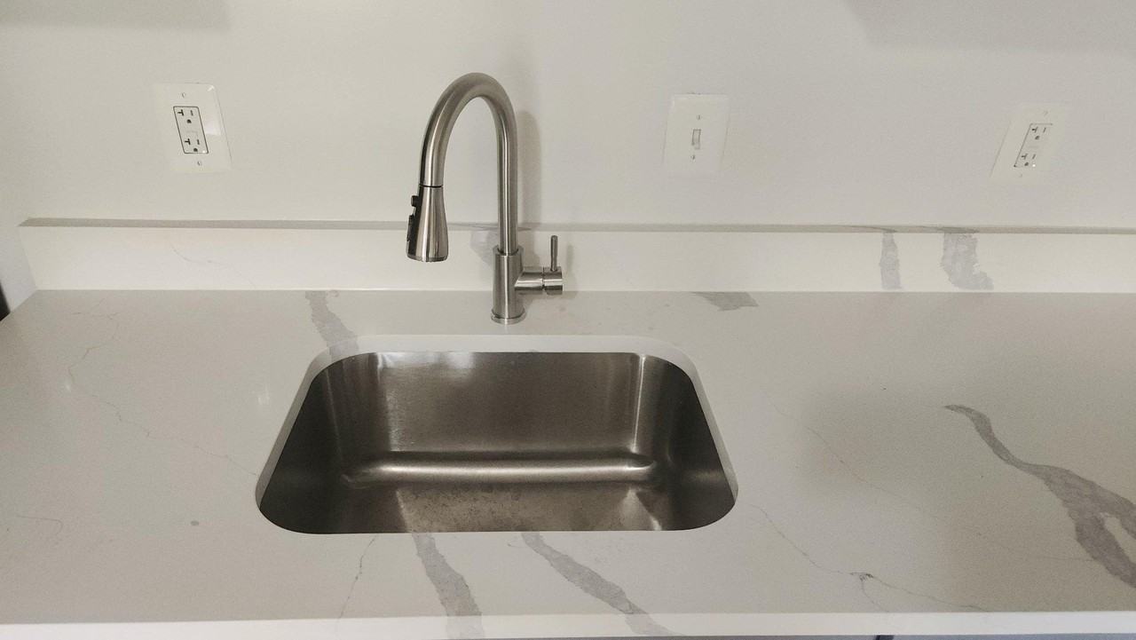 920 Madison St Nw #301 - Photo 5 of 19