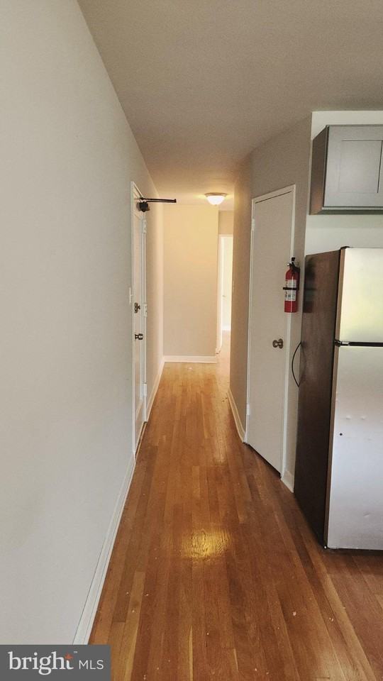 920 Madison St Nw #301 - Photo 7 of 19