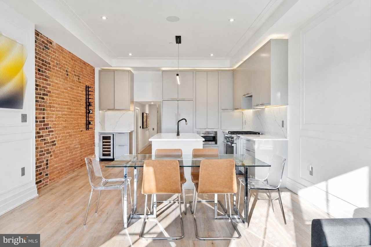 436 Q St Nw #A - Photo 7 of 24