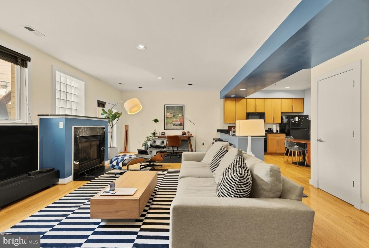 2363 Champlain St Nw #3 - Photo 3 of 30