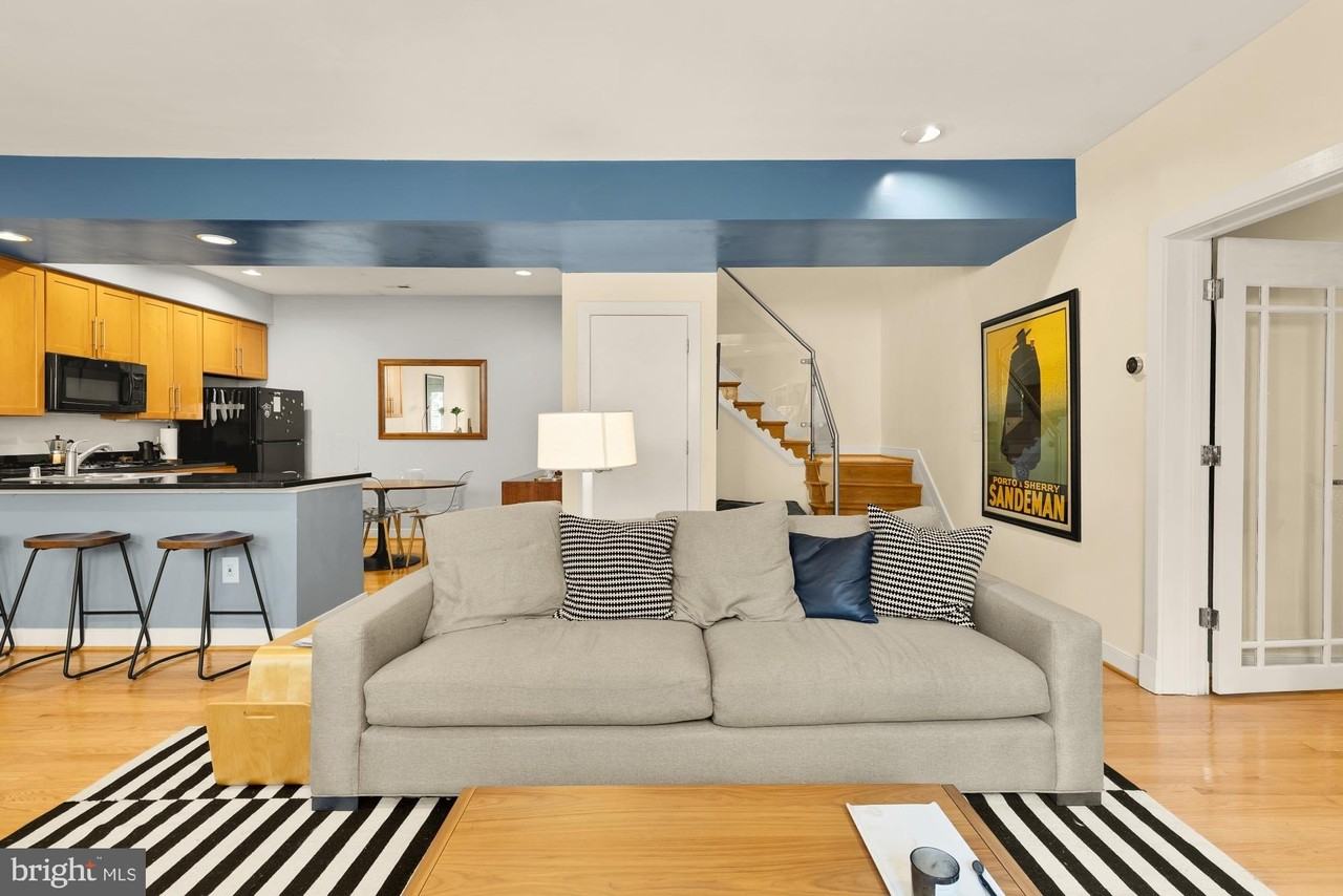 2363 Champlain St Nw #3 - Photo 4 of 30