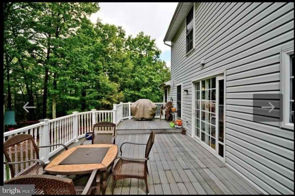 358 Fairfield Dr - Photo 3 of 6