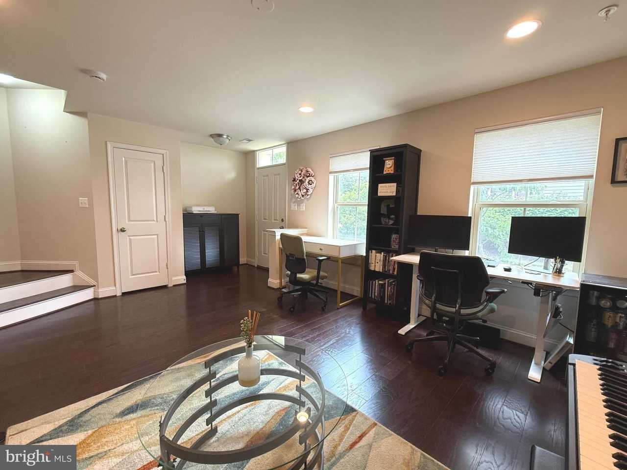 104 Vanguard Ln - Photo 3 of 21