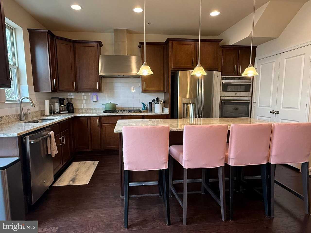 104 Vanguard Ln - Photo 7 of 21