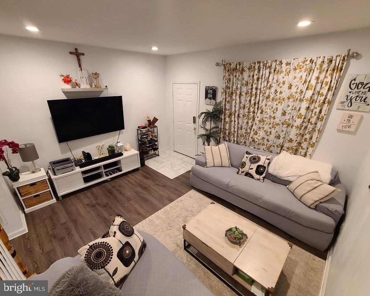 133 Myrtle Ave - Photo 4 of 35