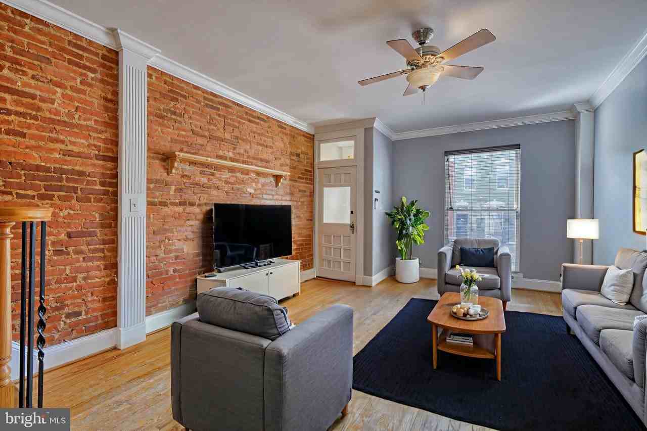 119 S Bouldin St - Photo 3 of 35