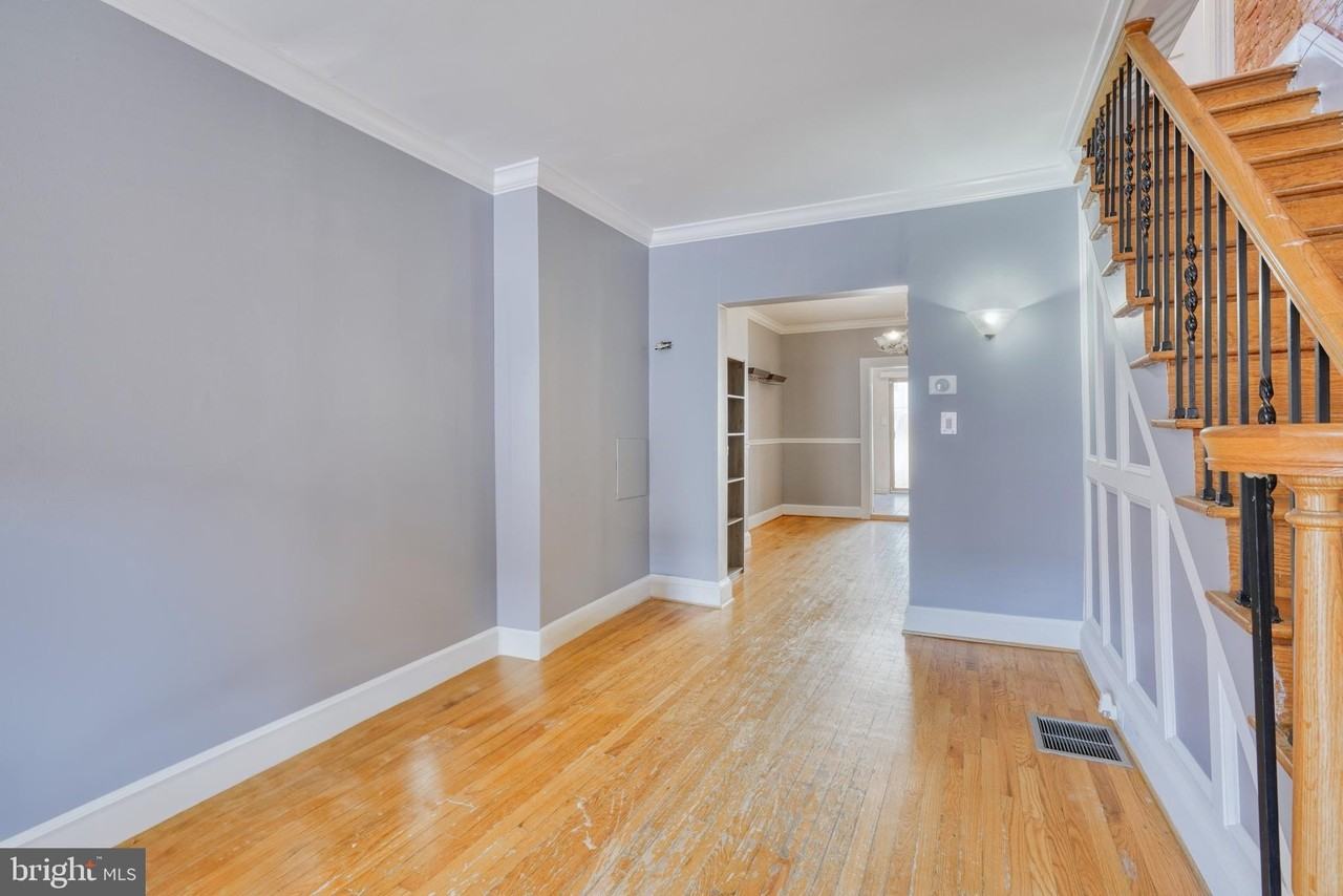 119 S Bouldin St - Photo 6 of 35