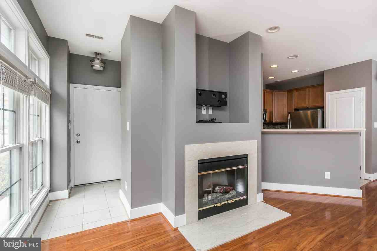 905 S Caroline St #3 - Photo 2 of 29