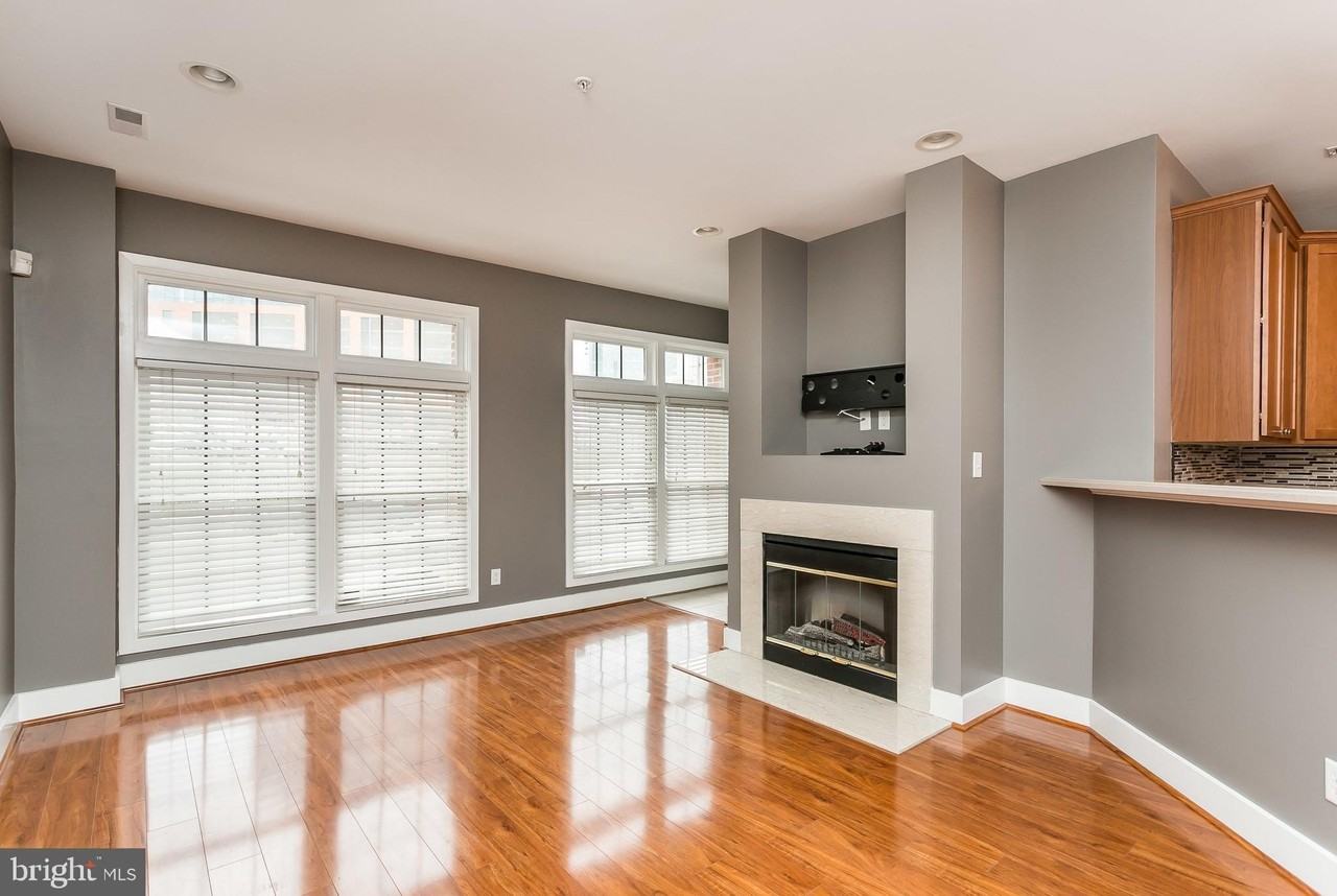 905 S Caroline St #3 - Photo 3 of 29