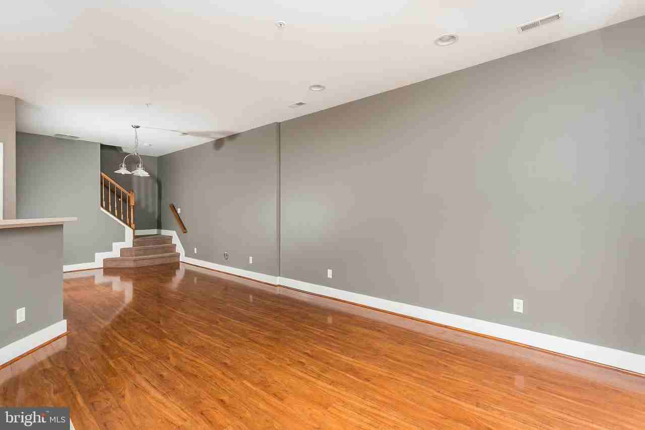 905 S Caroline St #3 - Photo 6 of 29