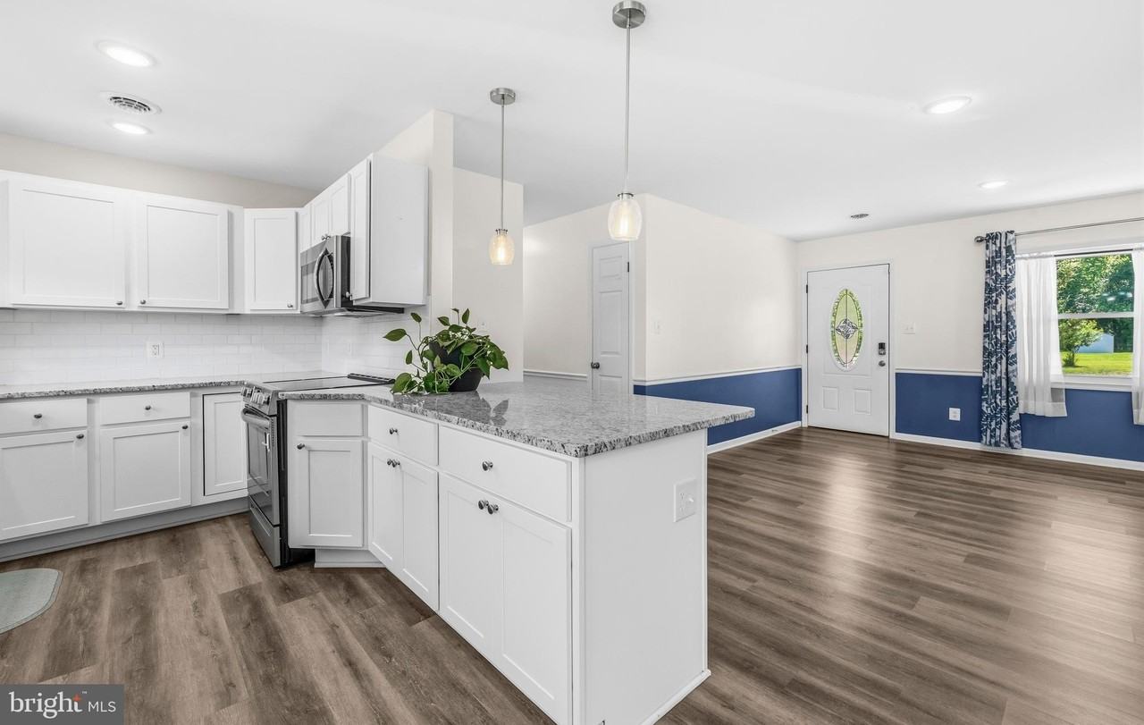 12712 Grosstown Rd - Photo 2 of 47