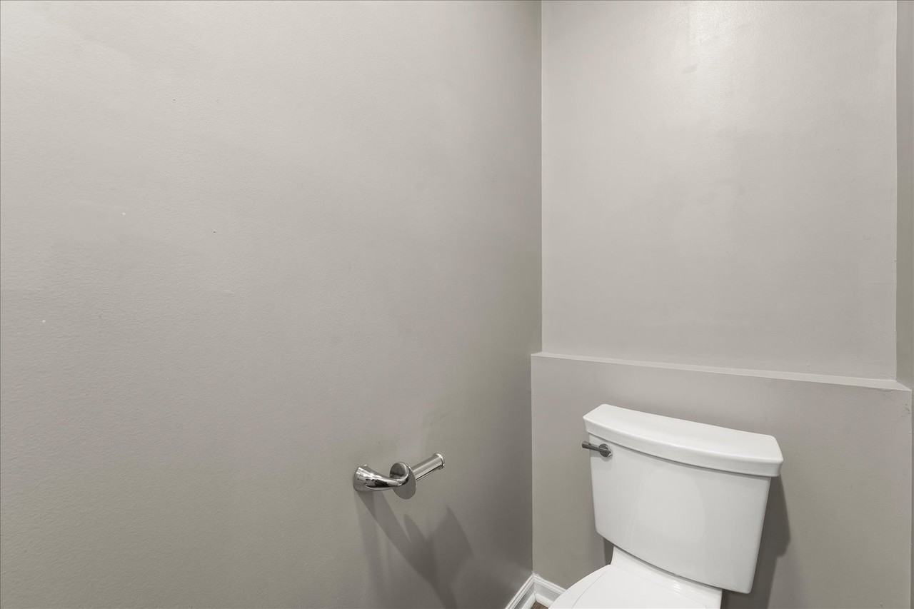 27 Corinth Rd #1 - Photo 6 of 24