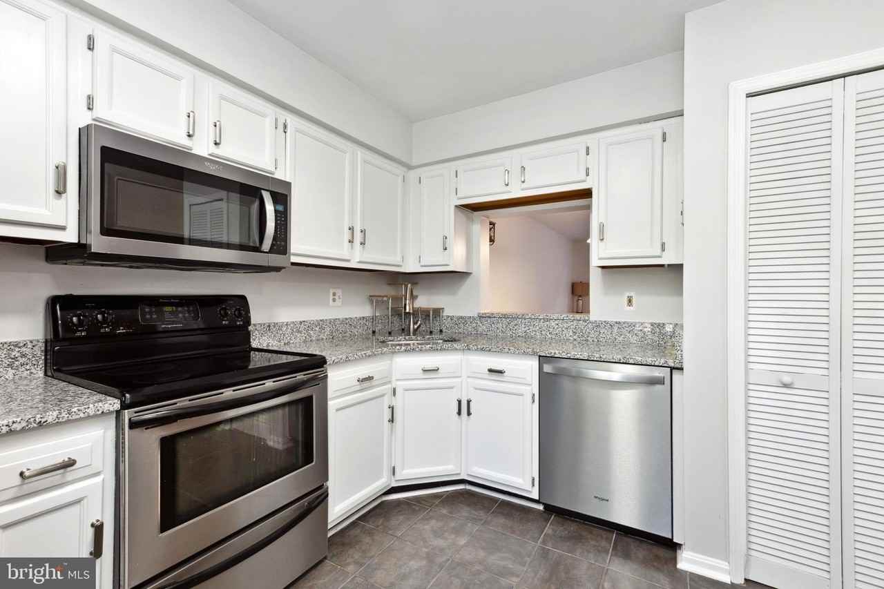 9525 Clocktower Ln - Photo 5 of 19