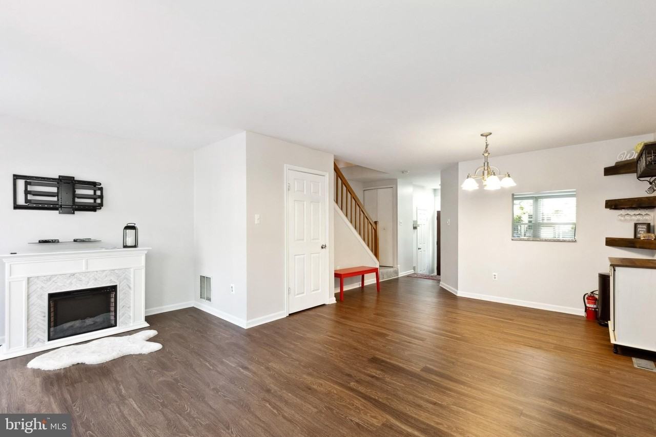 9525 Clocktower Ln - Photo 7 of 19