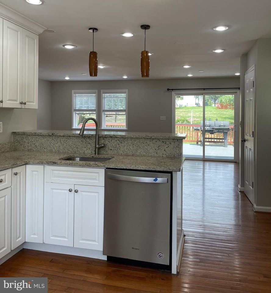 8607 Botley Dr - Photo 5 of 29