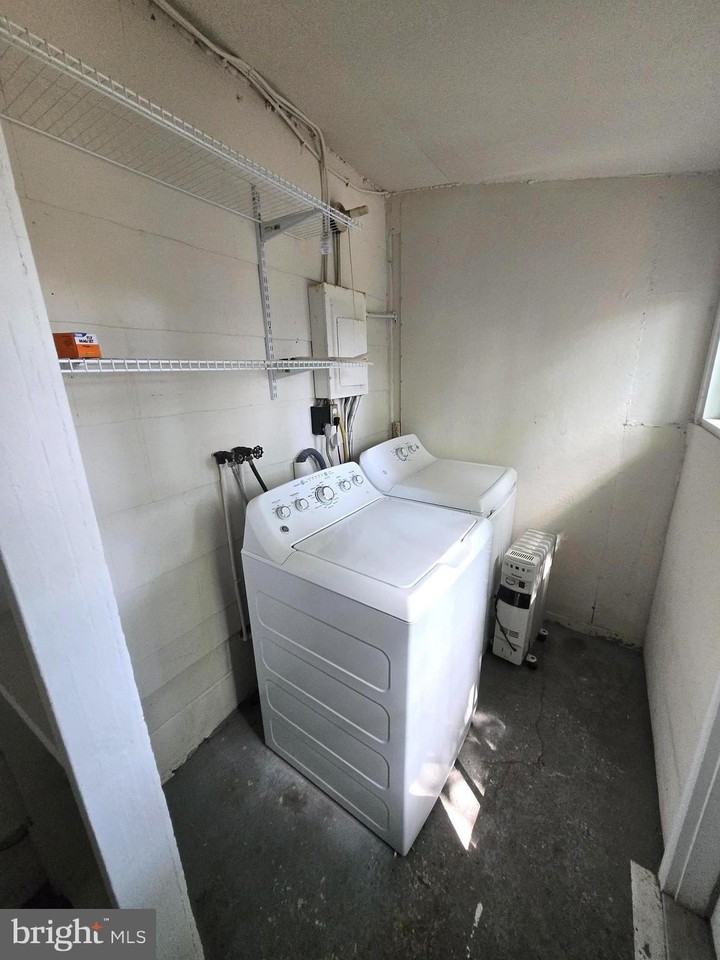 446 Railroad Ave - Photo 7 of 10