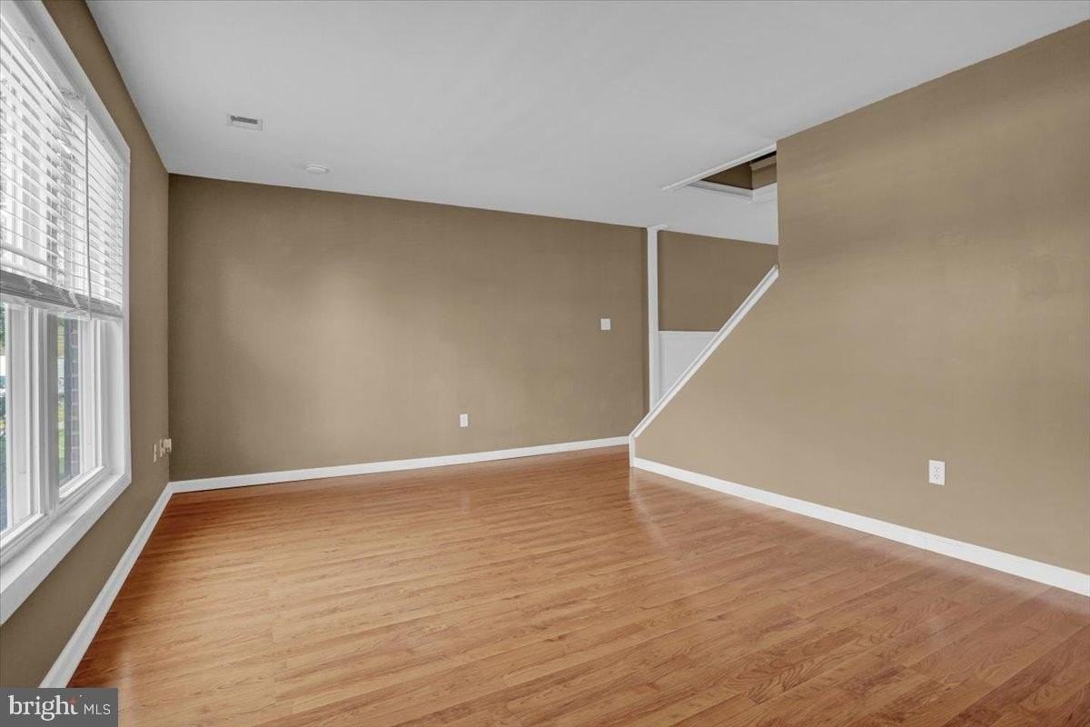 423 S 5th St - Photo 5 of 30