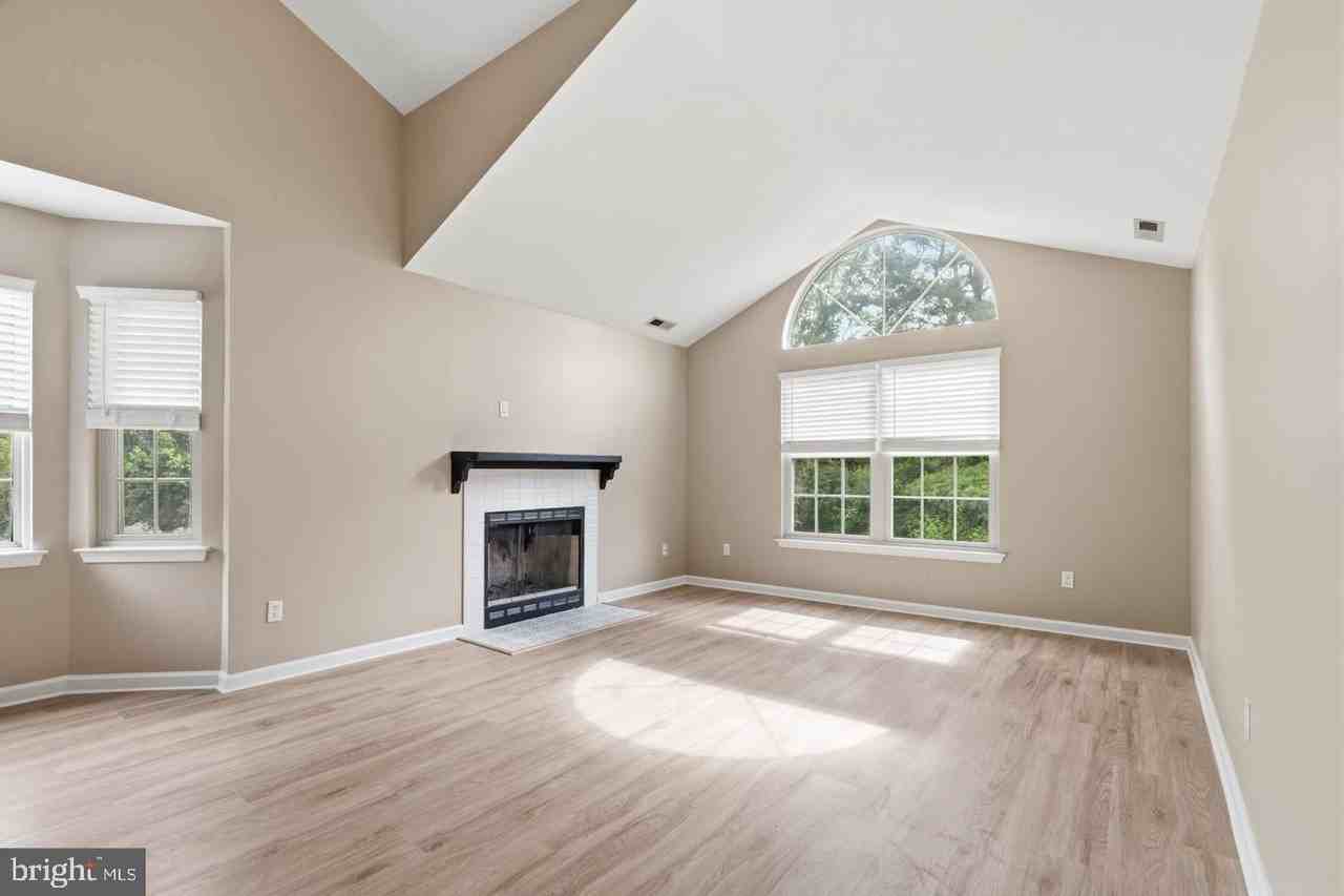 2104 Brookhaven Dr - Photo 4 of 21